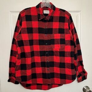 UNIVERSAL THREAD Red and Black Flannel Button Down Top | size medium